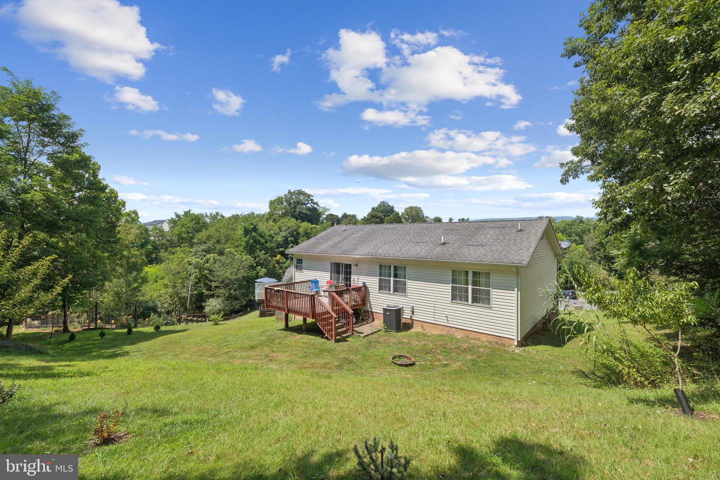 605 CEDAR CT, WOODSTOCK, Virginia 22664, 3 Bedrooms Bedrooms, 6 Rooms Rooms,2 BathroomsBathrooms,Residential,For sale,605 CEDAR CT,VASH2012248 MLS # VASH2012248
