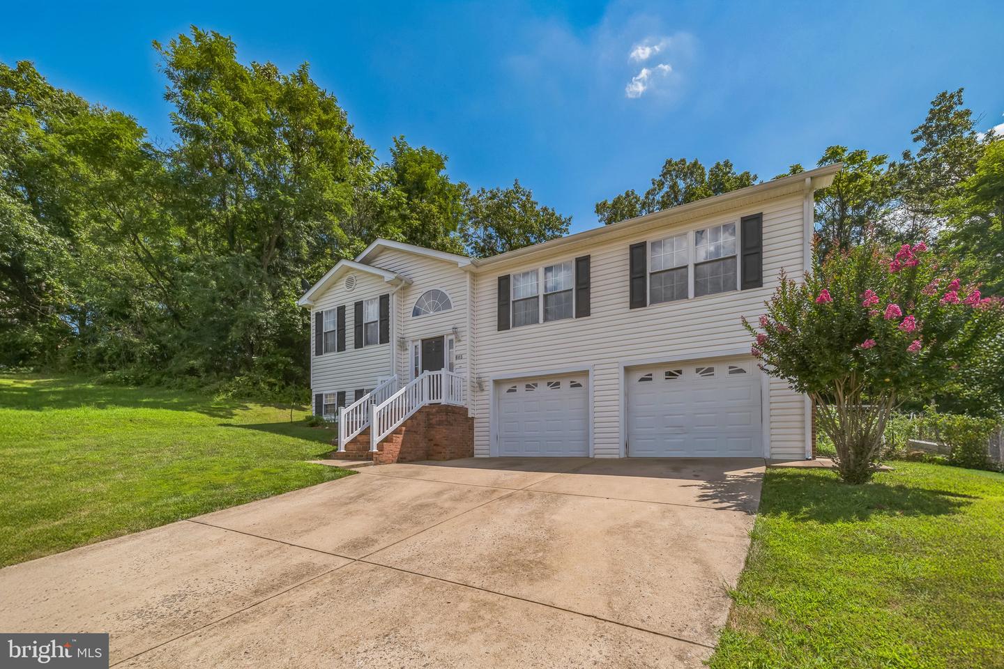 605 CEDAR CT, WOODSTOCK, Virginia 22664, 3 Bedrooms Bedrooms, 6 Rooms Rooms,2 BathroomsBathrooms,Residential,For sale,605 CEDAR CT,VASH2012248 MLS # VASH2012248