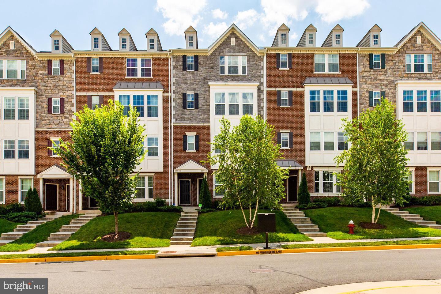 44033 ETNA TER, CHANTILLY, Virginia 20152, 3 Bedrooms Bedrooms, ,2 BathroomsBathrooms,Residential,For sale,44033 ETNA TER,VALO2104762 MLS # VALO2104762