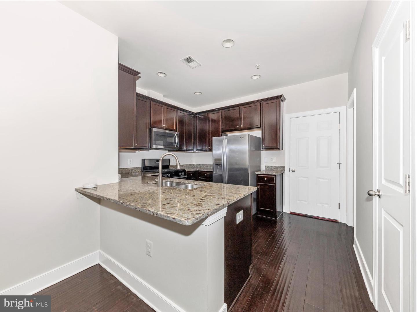 44033 ETNA TER, CHANTILLY, Virginia 20152, 3 Bedrooms Bedrooms, ,2 BathroomsBathrooms,Residential,For sale,44033 ETNA TER,VALO2104762 MLS # VALO2104762