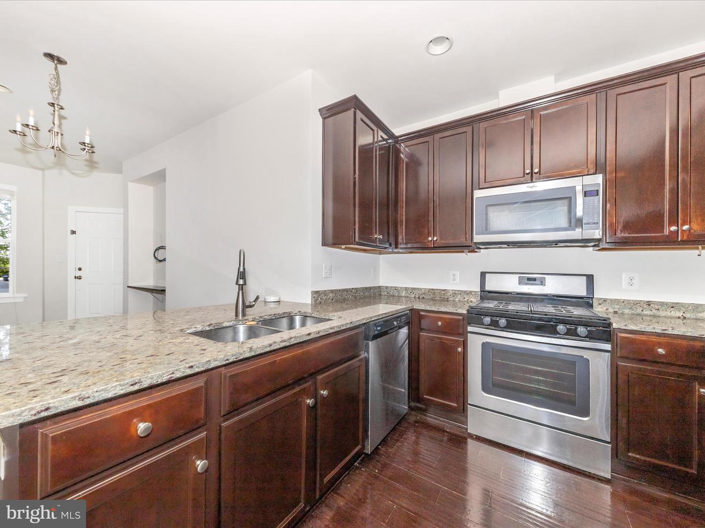 44033 ETNA TER, CHANTILLY, Virginia 20152, 3 Bedrooms Bedrooms, ,2 BathroomsBathrooms,Residential,For sale,44033 ETNA TER,VALO2104762 MLS # VALO2104762