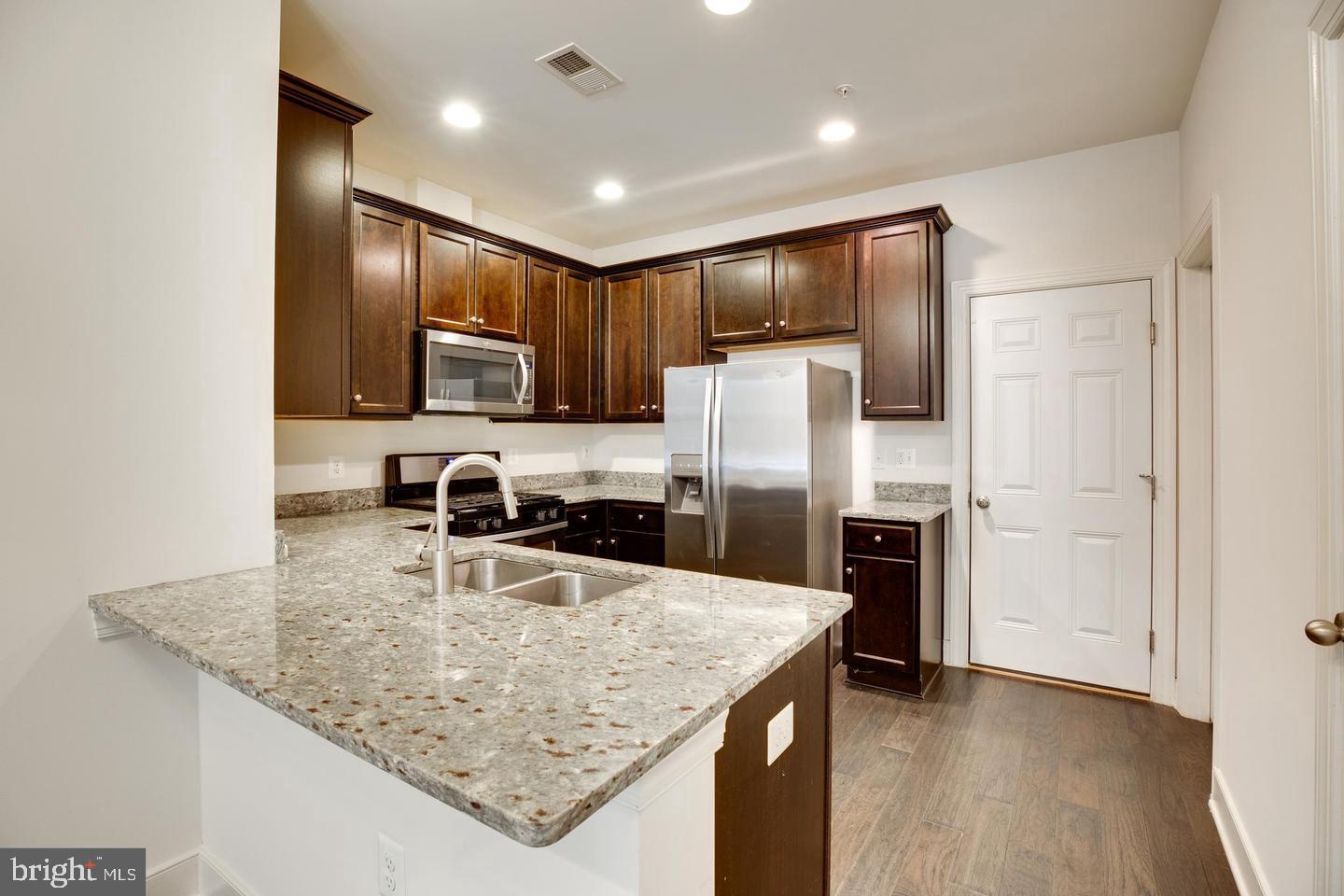 44033 ETNA TER, CHANTILLY, Virginia 20152, 3 Bedrooms Bedrooms, ,2 BathroomsBathrooms,Residential,For sale,44033 ETNA TER,VALO2104762 MLS # VALO2104762