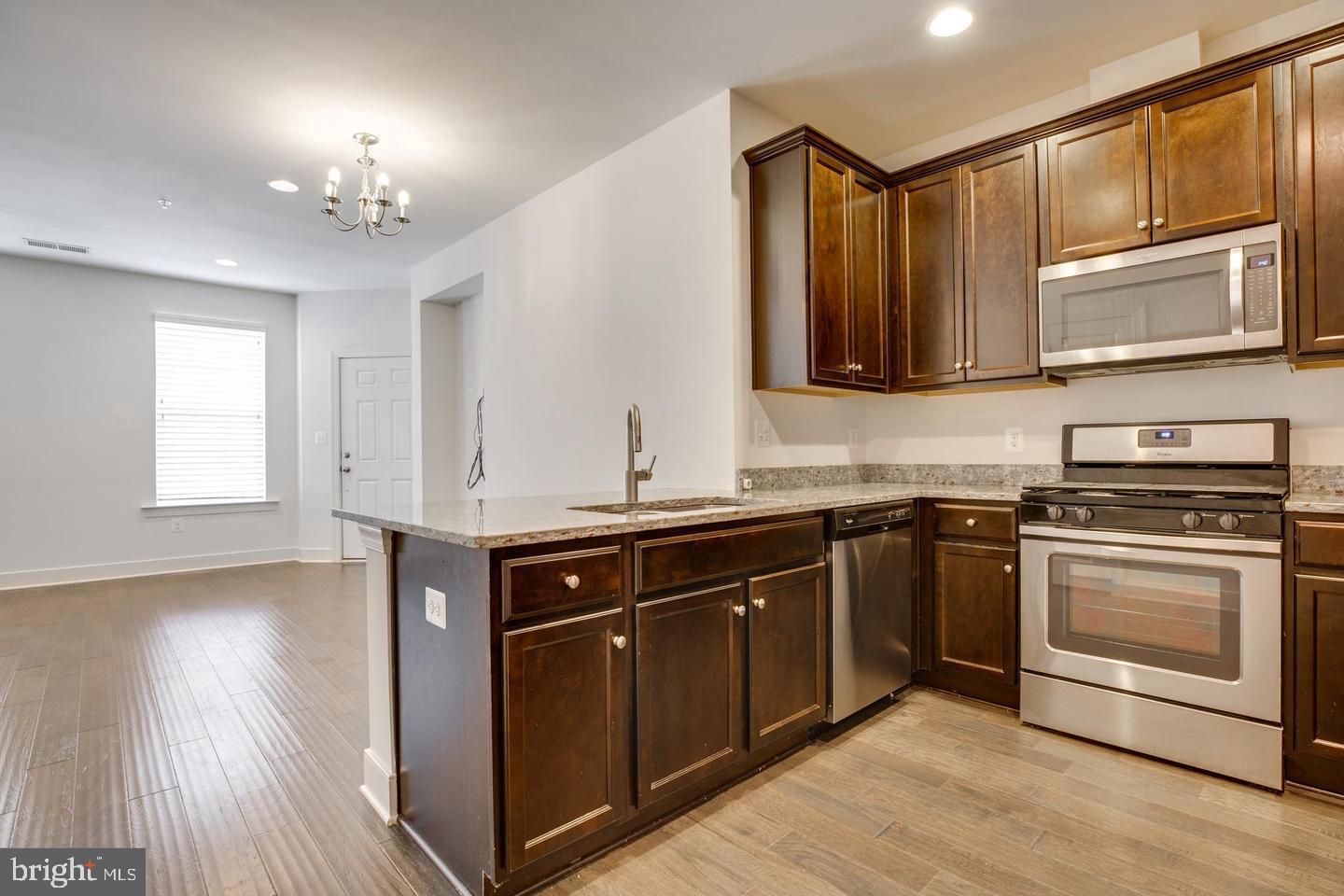 44033 ETNA TER, CHANTILLY, Virginia 20152, 3 Bedrooms Bedrooms, ,2 BathroomsBathrooms,Residential,For sale,44033 ETNA TER,VALO2104762 MLS # VALO2104762