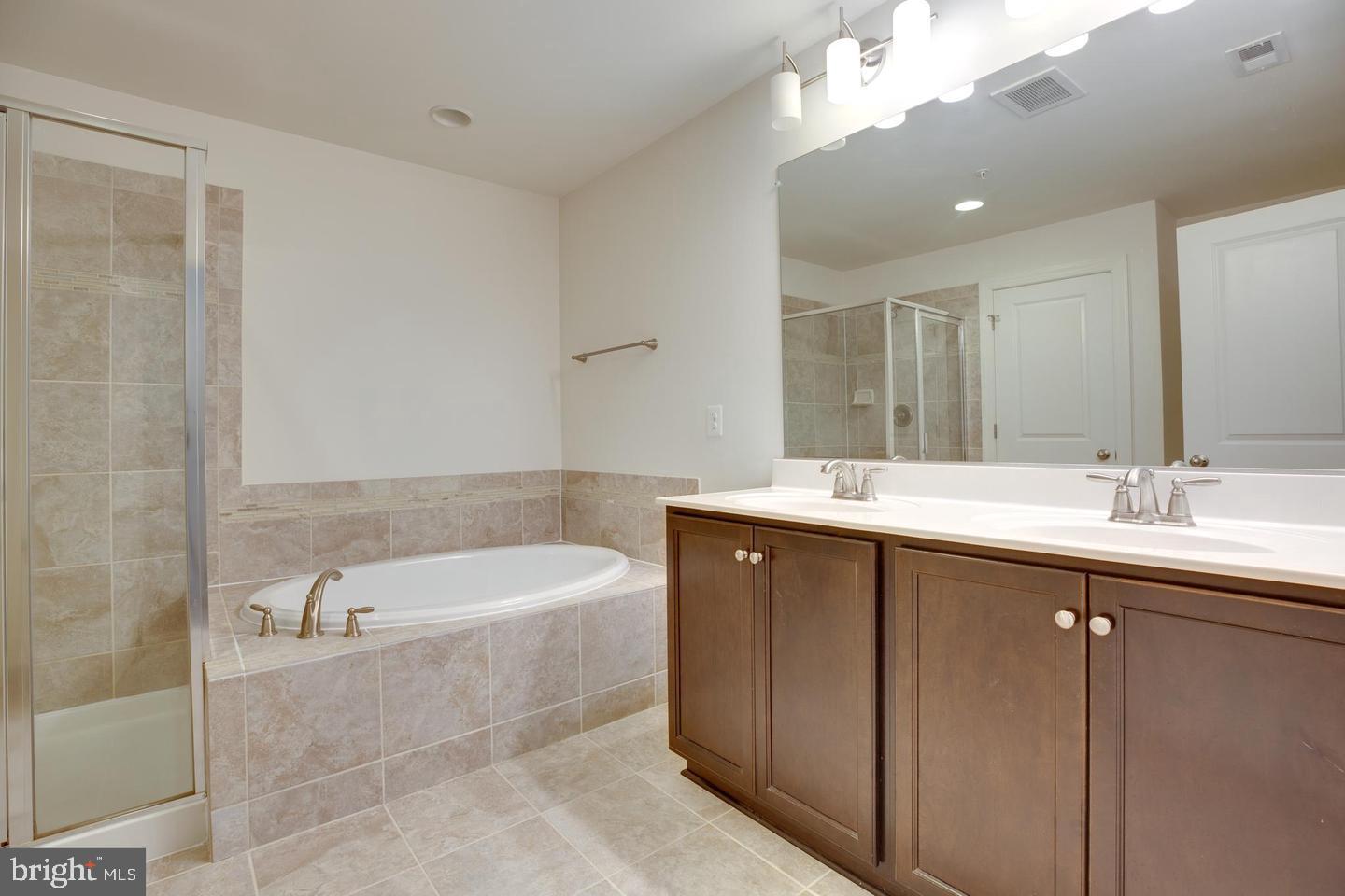 44033 ETNA TER, CHANTILLY, Virginia 20152, 3 Bedrooms Bedrooms, ,2 BathroomsBathrooms,Residential,For sale,44033 ETNA TER,VALO2104762 MLS # VALO2104762