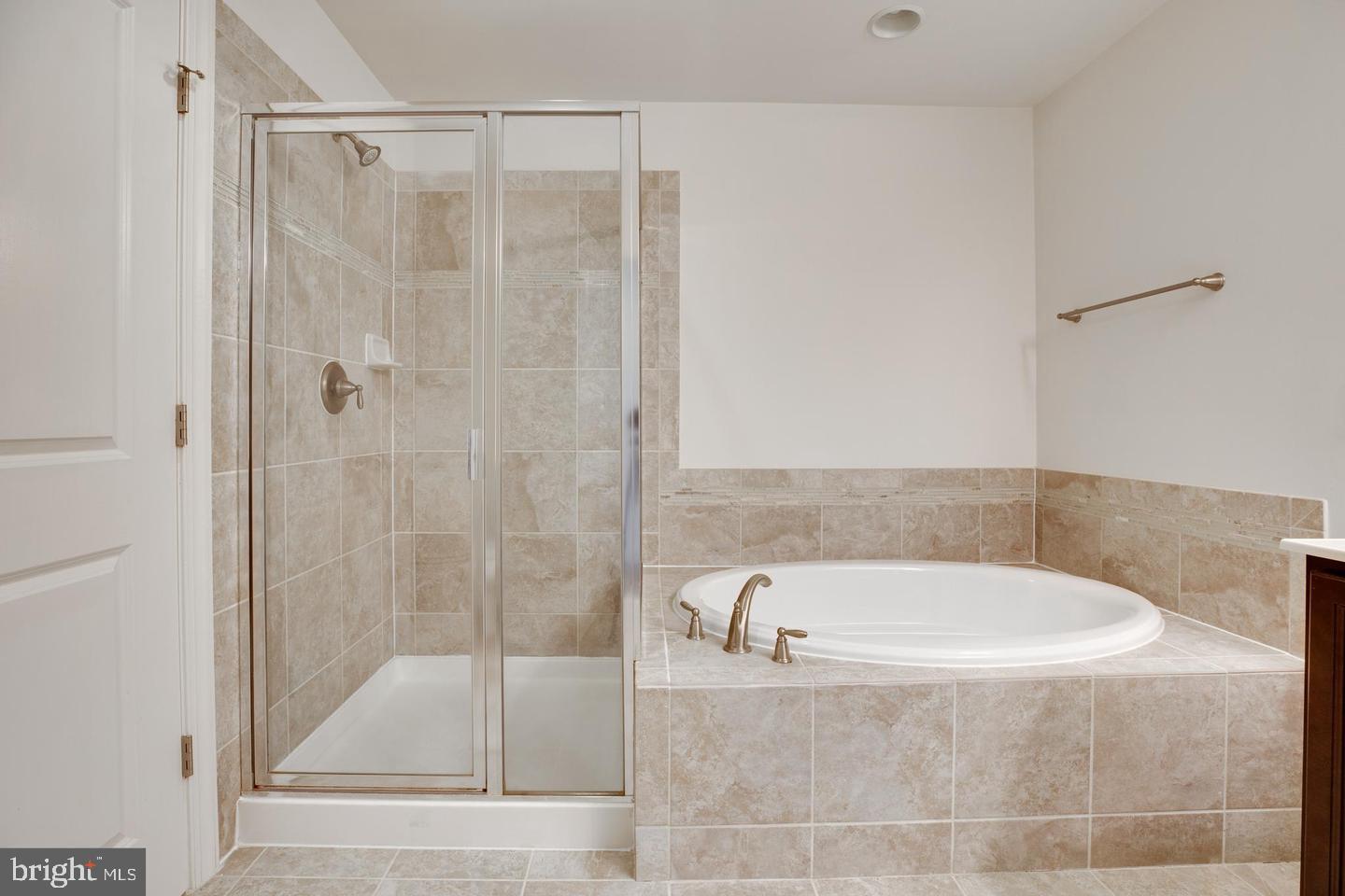 44033 ETNA TER, CHANTILLY, Virginia 20152, 3 Bedrooms Bedrooms, ,2 BathroomsBathrooms,Residential,For sale,44033 ETNA TER,VALO2104762 MLS # VALO2104762