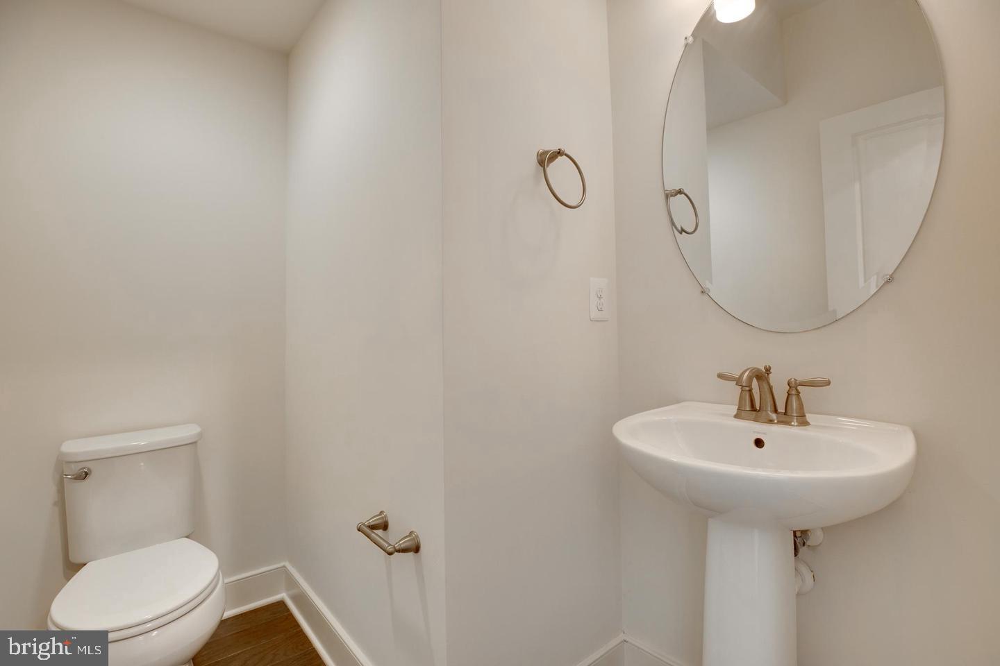 44033 ETNA TER, CHANTILLY, Virginia 20152, 3 Bedrooms Bedrooms, ,2 BathroomsBathrooms,Residential,For sale,44033 ETNA TER,VALO2104762 MLS # VALO2104762