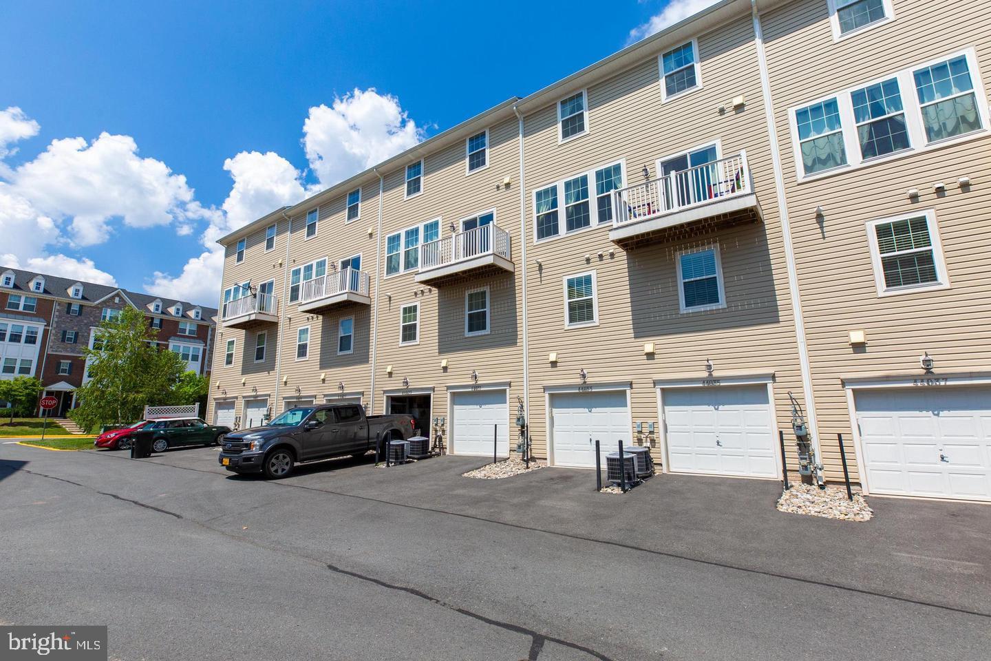 44033 ETNA TER, CHANTILLY, Virginia 20152, 3 Bedrooms Bedrooms, ,2 BathroomsBathrooms,Residential,For sale,44033 ETNA TER,VALO2104762 MLS # VALO2104762