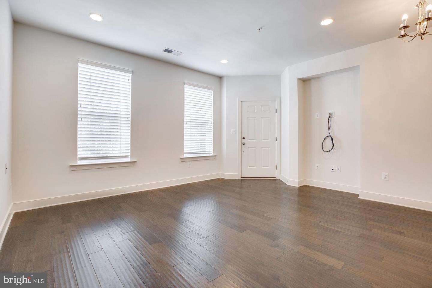 44033 ETNA TER, CHANTILLY, Virginia 20152, 3 Bedrooms Bedrooms, ,2 BathroomsBathrooms,Residential,For sale,44033 ETNA TER,VALO2104762 MLS # VALO2104762