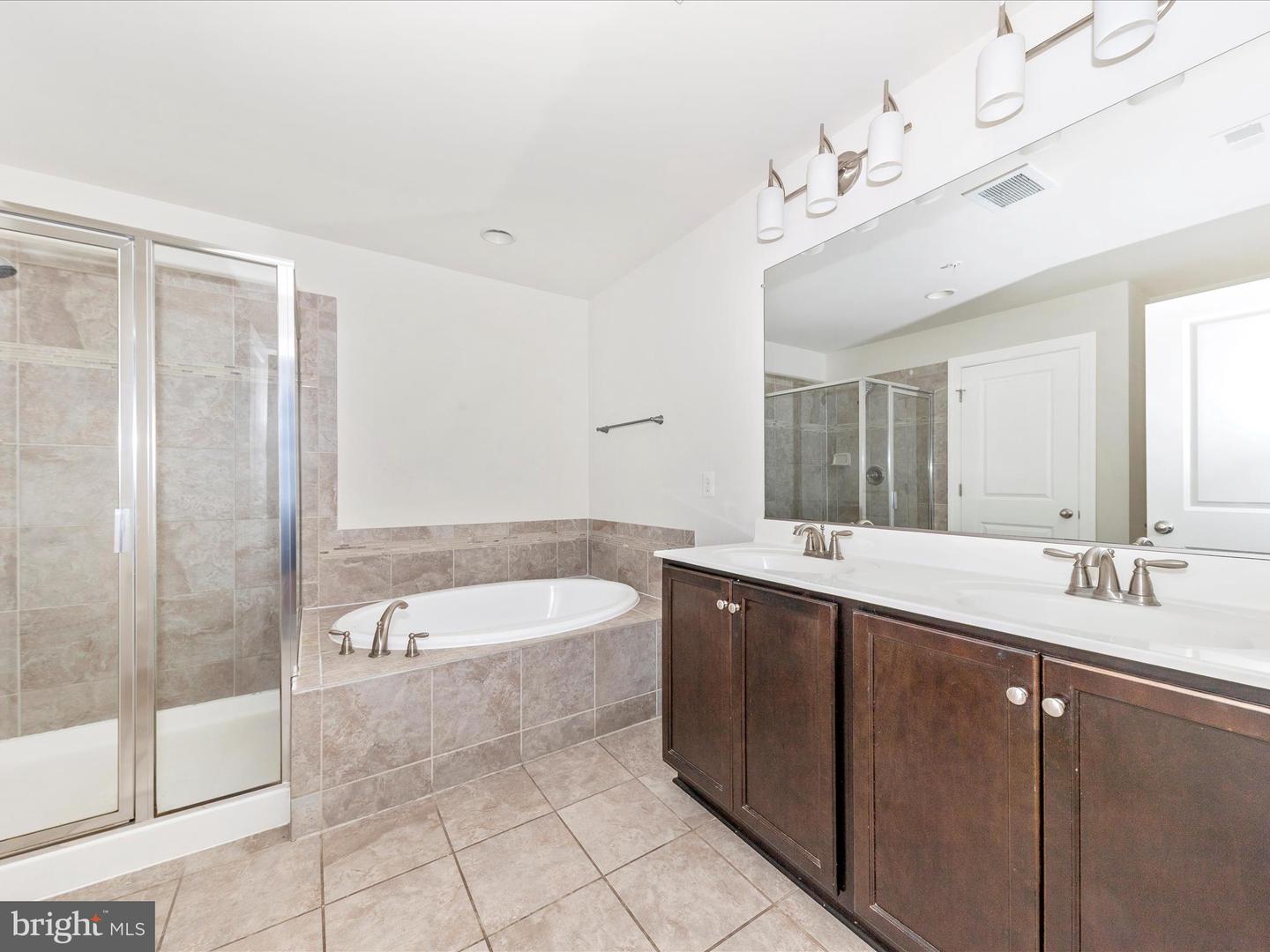 44033 ETNA TER, CHANTILLY, Virginia 20152, 3 Bedrooms Bedrooms, ,2 BathroomsBathrooms,Residential,For sale,44033 ETNA TER,VALO2104762 MLS # VALO2104762