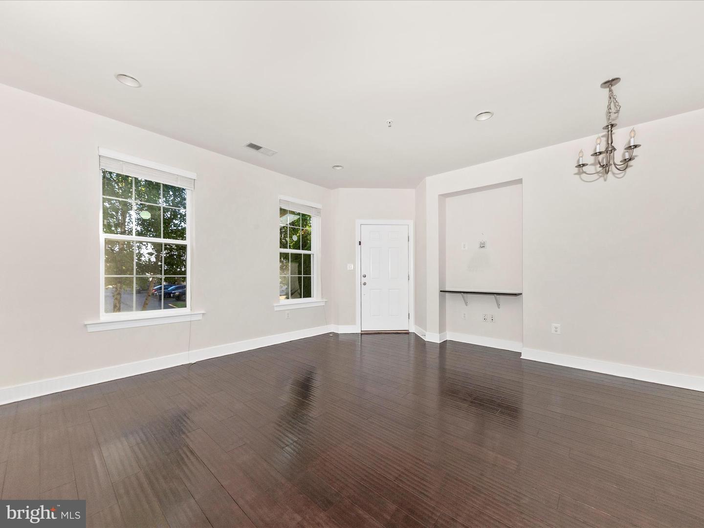 44033 ETNA TER, CHANTILLY, Virginia 20152, 3 Bedrooms Bedrooms, ,2 BathroomsBathrooms,Residential,For sale,44033 ETNA TER,VALO2104762 MLS # VALO2104762