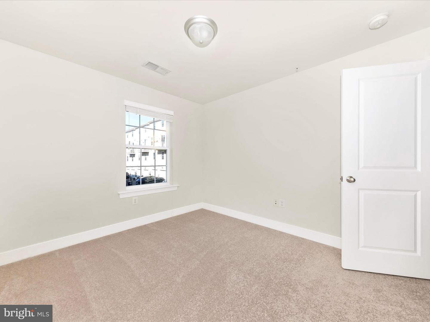 44033 ETNA TER, CHANTILLY, Virginia 20152, 3 Bedrooms Bedrooms, ,2 BathroomsBathrooms,Residential,For sale,44033 ETNA TER,VALO2104762 MLS # VALO2104762