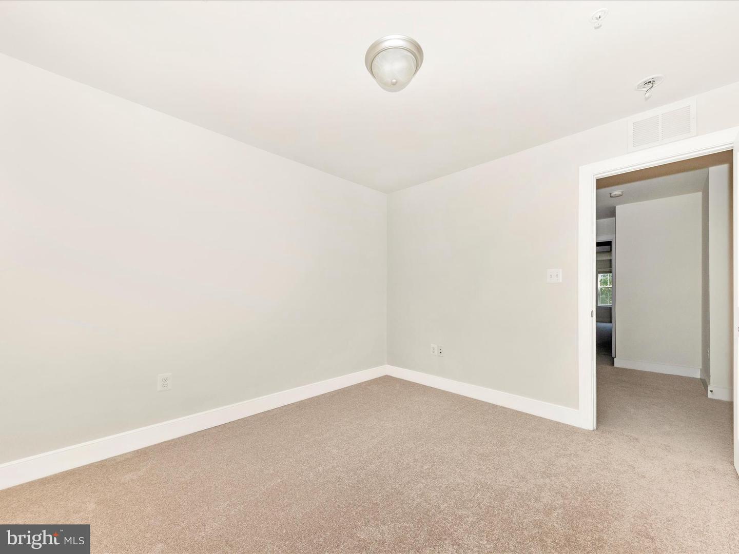 44033 ETNA TER, CHANTILLY, Virginia 20152, 3 Bedrooms Bedrooms, ,2 BathroomsBathrooms,Residential,For sale,44033 ETNA TER,VALO2104762 MLS # VALO2104762