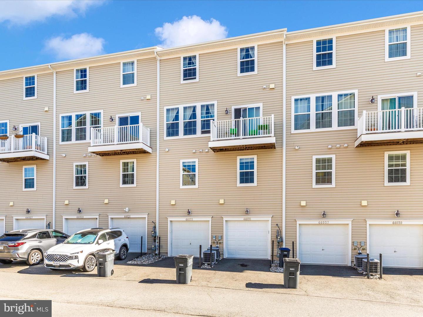 44033 ETNA TER, CHANTILLY, Virginia 20152, 3 Bedrooms Bedrooms, ,2 BathroomsBathrooms,Residential,For sale,44033 ETNA TER,VALO2104762 MLS # VALO2104762