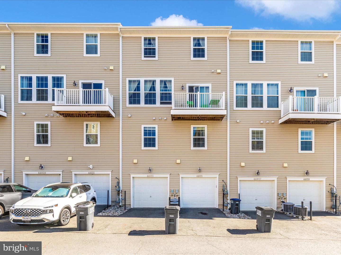 44033 ETNA TER, CHANTILLY, Virginia 20152, 3 Bedrooms Bedrooms, ,2 BathroomsBathrooms,Residential,For sale,44033 ETNA TER,VALO2104762 MLS # VALO2104762
