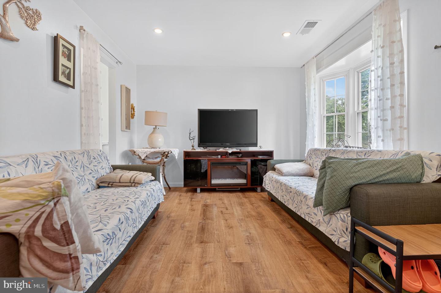 12306 WOODLAWN CT, WOODBRIDGE, Virginia 22192, 3 Bedrooms Bedrooms, ,1 BathroomBathrooms,Residential,For sale,12306 WOODLAWN CT,VAPW2101808 MLS # VAPW2101808 12306 WOODLAWN CT, WOODBRIDGE, Virginia 22192, 3 Bedrooms Bedrooms, ,1 BathroomBathrooms,Residential,For sale,12306 WOODLAWN CT,VAPW2101808 MLS # VAPW2101808