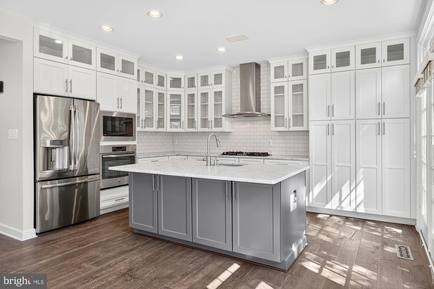 2753 MANHATTAN PL, VIENNA, Virginia 22180, 3 Bedrooms Bedrooms, ,3 BathroomsBathrooms,Residential,For sale,2753 MANHATTAN PL,VAFX2262356 MLS # VAFX2262356