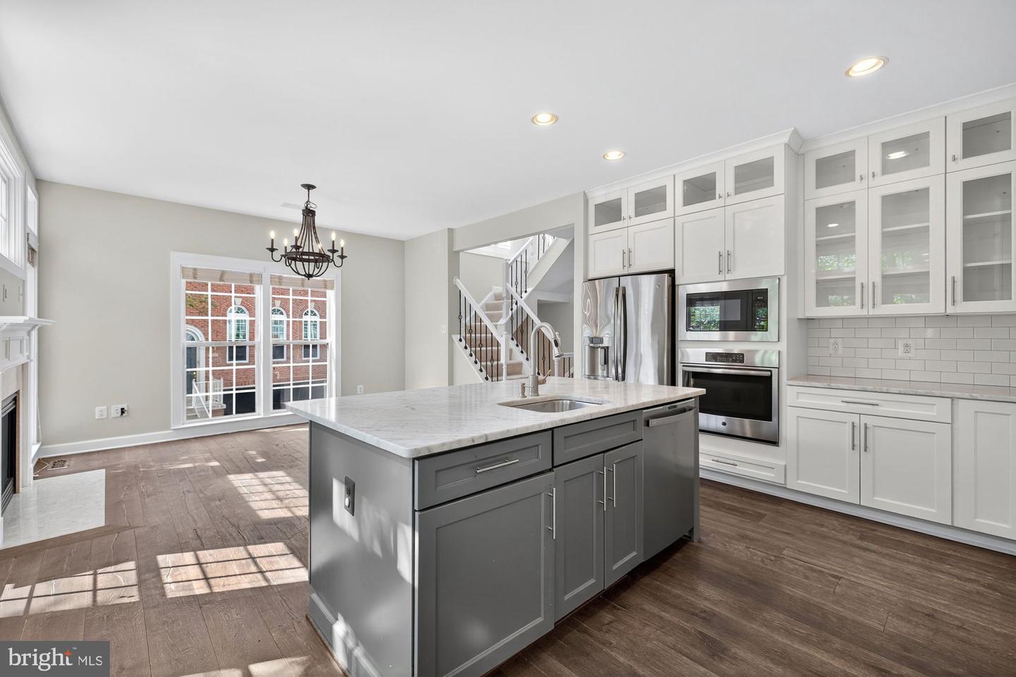 2753 MANHATTAN PL, VIENNA, Virginia 22180, 3 Bedrooms Bedrooms, ,3 BathroomsBathrooms,Residential,For sale,2753 MANHATTAN PL,VAFX2262356 MLS # VAFX2262356
