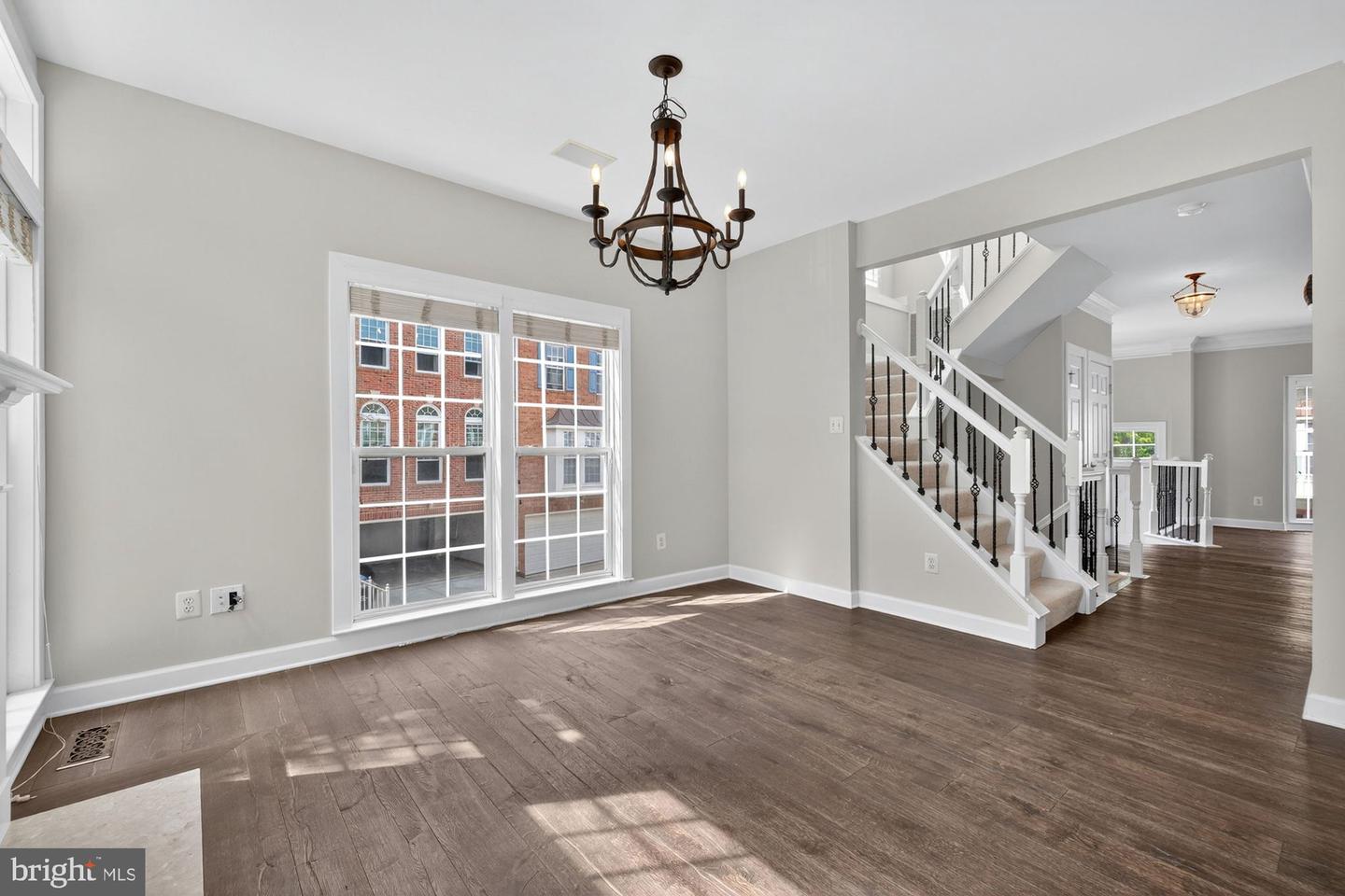 2753 MANHATTAN PL, VIENNA, Virginia 22180, 3 Bedrooms Bedrooms, ,3 BathroomsBathrooms,Residential,For sale,2753 MANHATTAN PL,VAFX2262356 MLS # VAFX2262356