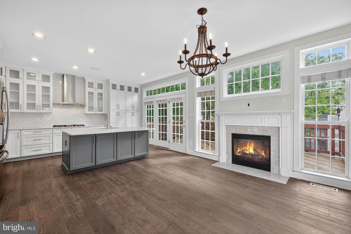 2753 MANHATTAN PL, VIENNA, Virginia 22180, 3 Bedrooms Bedrooms, ,3 BathroomsBathrooms,Residential,For sale,2753 MANHATTAN PL,VAFX2262356 MLS # VAFX2262356