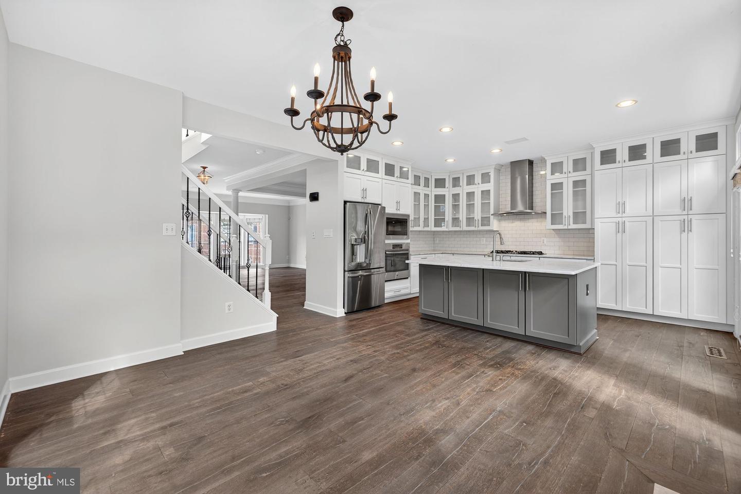 2753 MANHATTAN PL, VIENNA, Virginia 22180, 3 Bedrooms Bedrooms, ,3 BathroomsBathrooms,Residential,For sale,2753 MANHATTAN PL,VAFX2262356 MLS # VAFX2262356