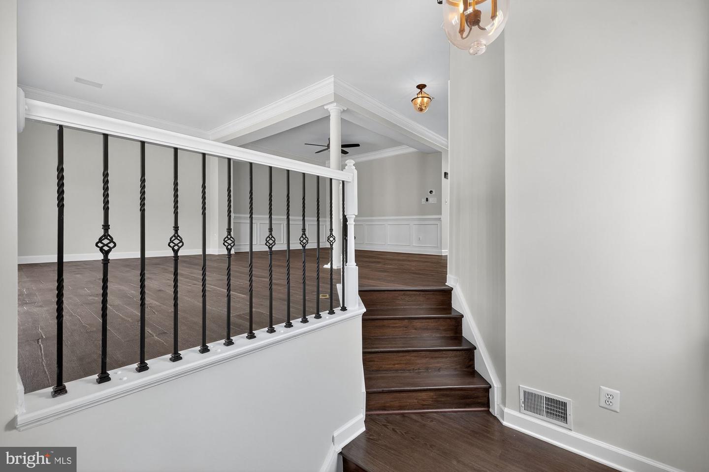 2753 MANHATTAN PL, VIENNA, Virginia 22180, 3 Bedrooms Bedrooms, ,3 BathroomsBathrooms,Residential,For sale,2753 MANHATTAN PL,VAFX2262356 MLS # VAFX2262356