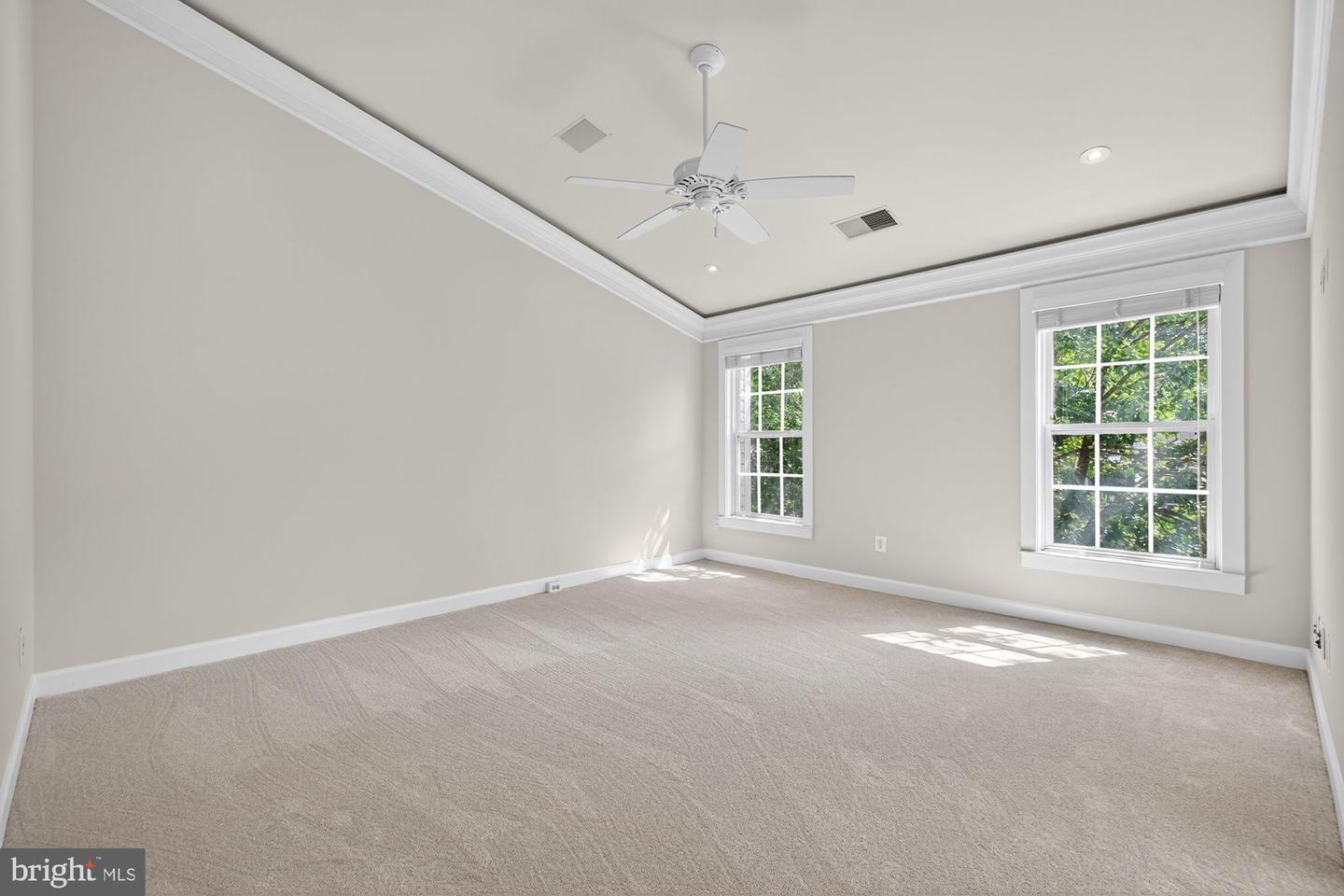 2753 MANHATTAN PL, VIENNA, Virginia 22180, 3 Bedrooms Bedrooms, ,3 BathroomsBathrooms,Residential,For sale,2753 MANHATTAN PL,VAFX2262356 MLS # VAFX2262356