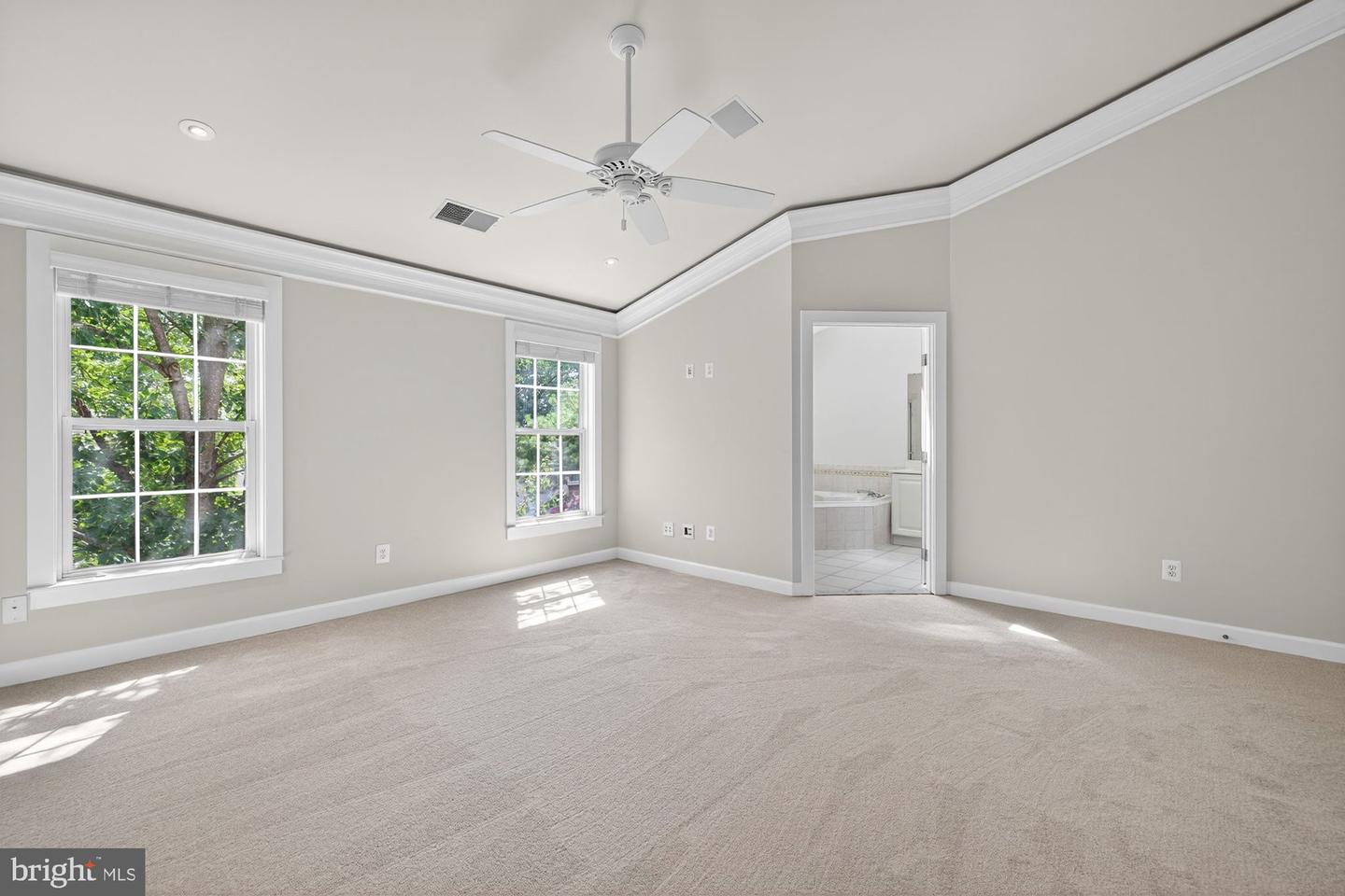 2753 MANHATTAN PL, VIENNA, Virginia 22180, 3 Bedrooms Bedrooms, ,3 BathroomsBathrooms,Residential,For sale,2753 MANHATTAN PL,VAFX2262356 MLS # VAFX2262356