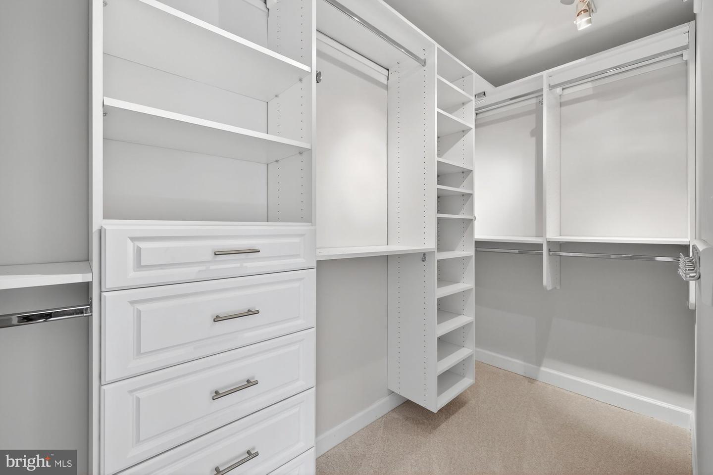 2753 MANHATTAN PL, VIENNA, Virginia 22180, 3 Bedrooms Bedrooms, ,3 BathroomsBathrooms,Residential,For sale,2753 MANHATTAN PL,VAFX2262356 MLS # VAFX2262356