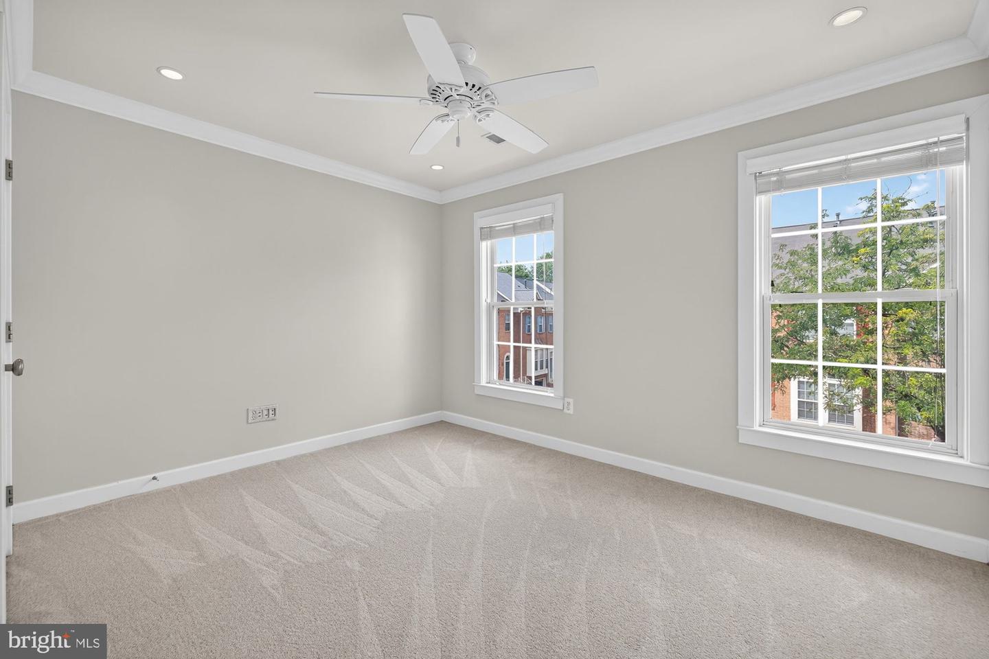 2753 MANHATTAN PL, VIENNA, Virginia 22180, 3 Bedrooms Bedrooms, ,3 BathroomsBathrooms,Residential,For sale,2753 MANHATTAN PL,VAFX2262356 MLS # VAFX2262356