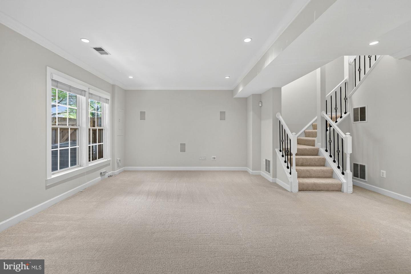 2753 MANHATTAN PL, VIENNA, Virginia 22180, 3 Bedrooms Bedrooms, ,3 BathroomsBathrooms,Residential,For sale,2753 MANHATTAN PL,VAFX2262356 MLS # VAFX2262356