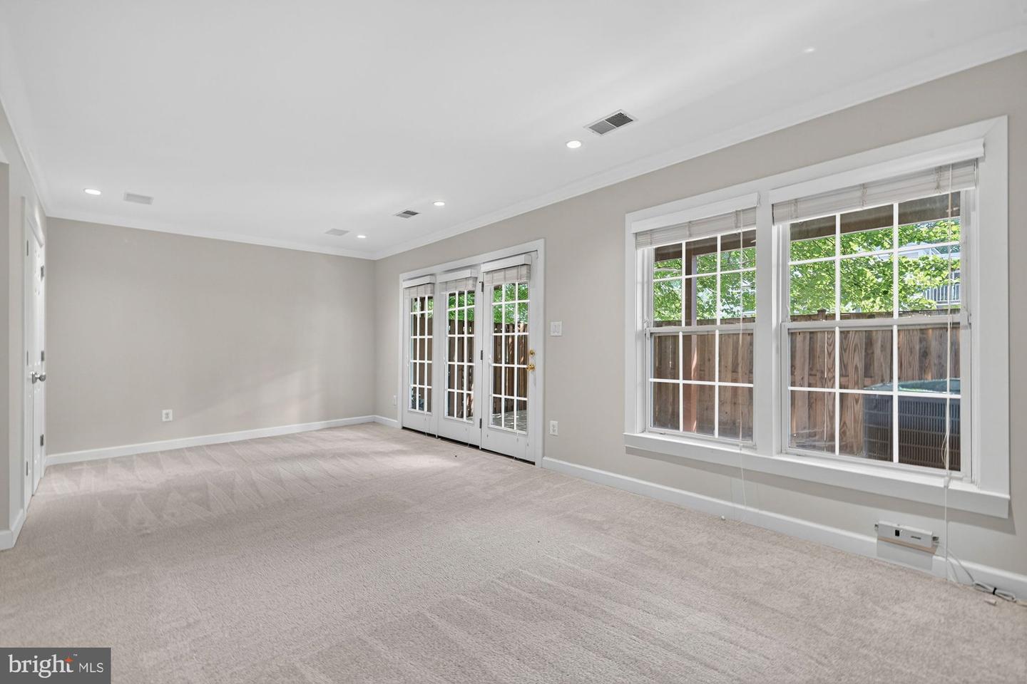 2753 MANHATTAN PL, VIENNA, Virginia 22180, 3 Bedrooms Bedrooms, ,3 BathroomsBathrooms,Residential,For sale,2753 MANHATTAN PL,VAFX2262356 MLS # VAFX2262356