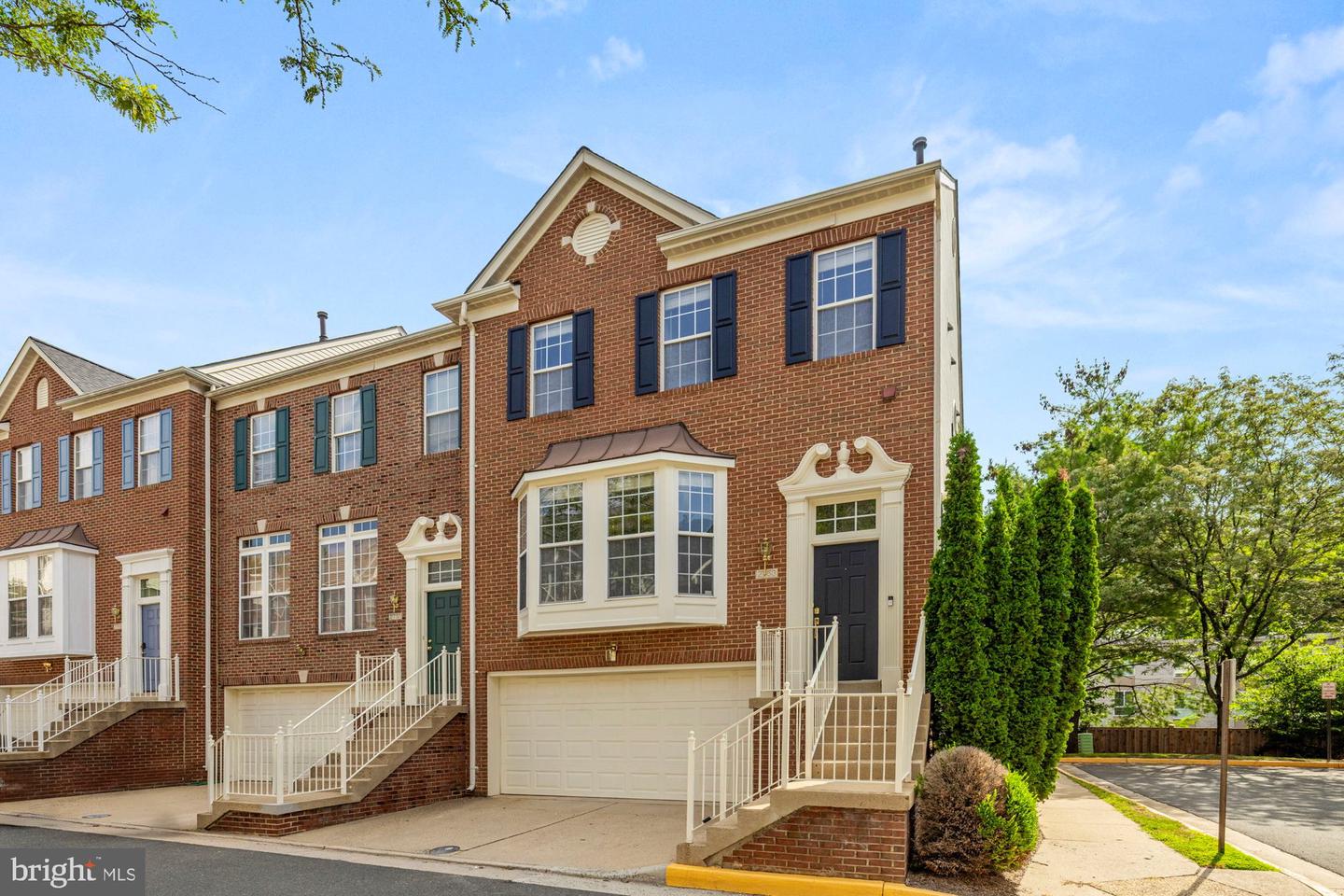 2753 MANHATTAN PL, VIENNA, Virginia 22180, 3 Bedrooms Bedrooms, ,3 BathroomsBathrooms,Residential,For sale,2753 MANHATTAN PL,VAFX2262356 MLS # VAFX2262356