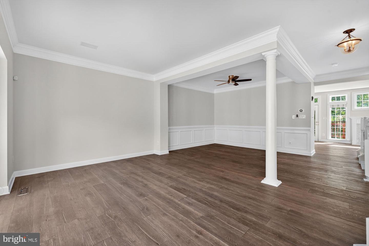 2753 MANHATTAN PL, VIENNA, Virginia 22180, 3 Bedrooms Bedrooms, ,3 BathroomsBathrooms,Residential,For sale,2753 MANHATTAN PL,VAFX2262356 MLS # VAFX2262356