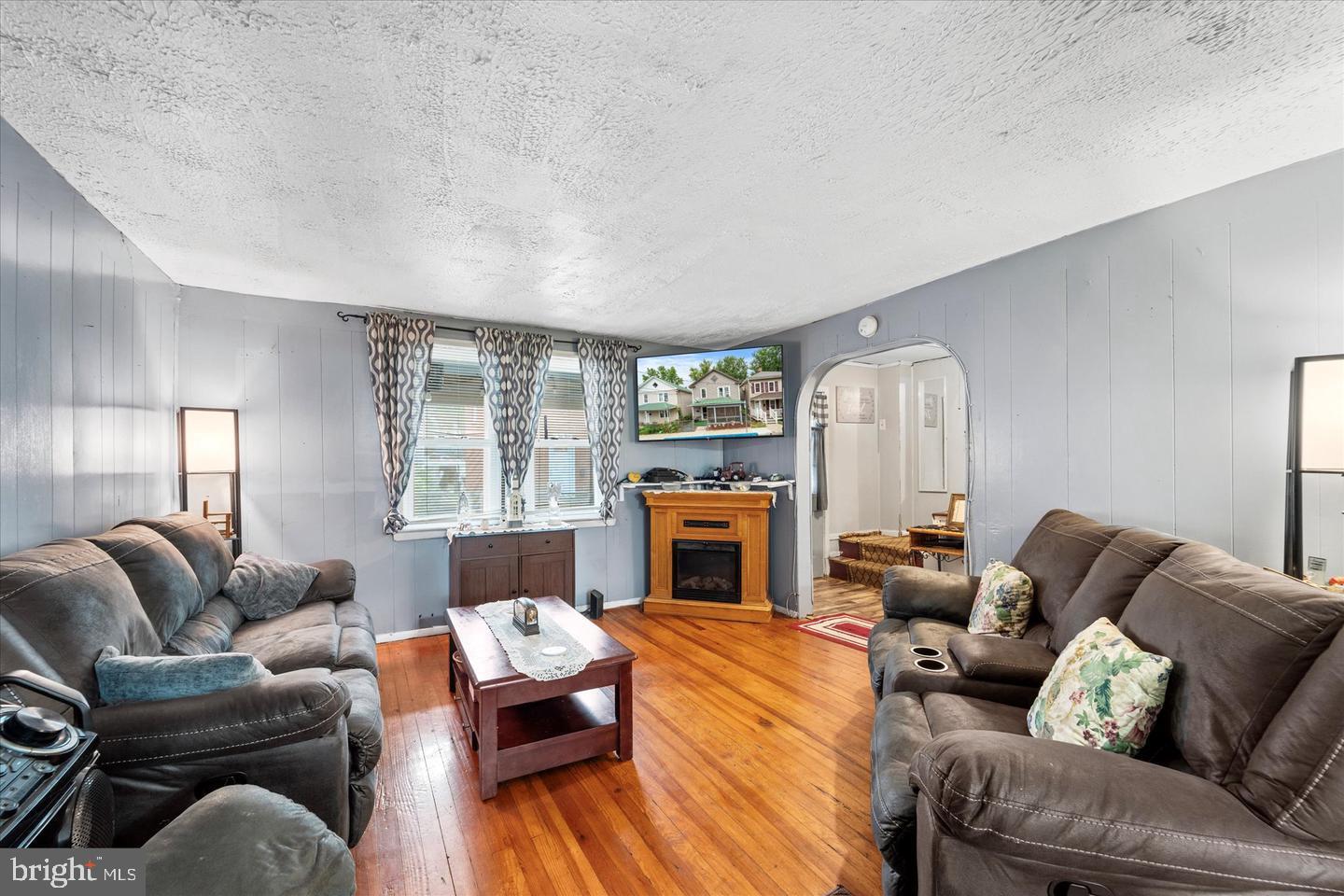 376 CHARLES ST, WINCHESTER, Virginia 22601, 3 Bedrooms Bedrooms, ,1 BathroomBathrooms,Residential,For sale,376 CHARLES ST,VAWI2008924 MLS # VAWI2008924