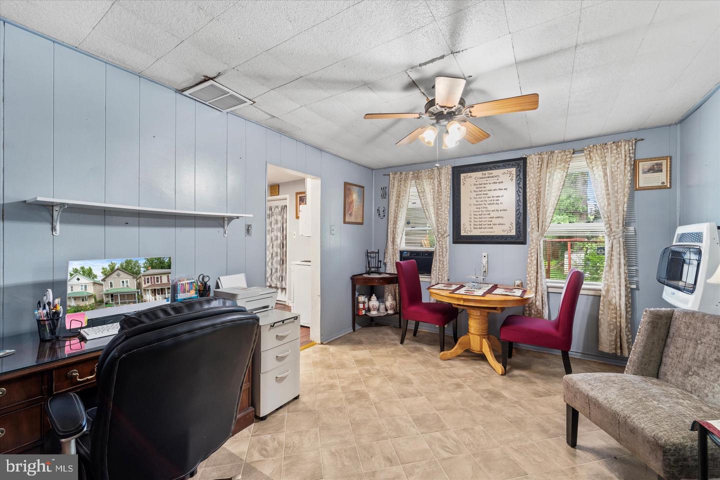 376 CHARLES ST, WINCHESTER, Virginia 22601, 3 Bedrooms Bedrooms, ,1 BathroomBathrooms,Residential,For sale,376 CHARLES ST,VAWI2008924 MLS # VAWI2008924