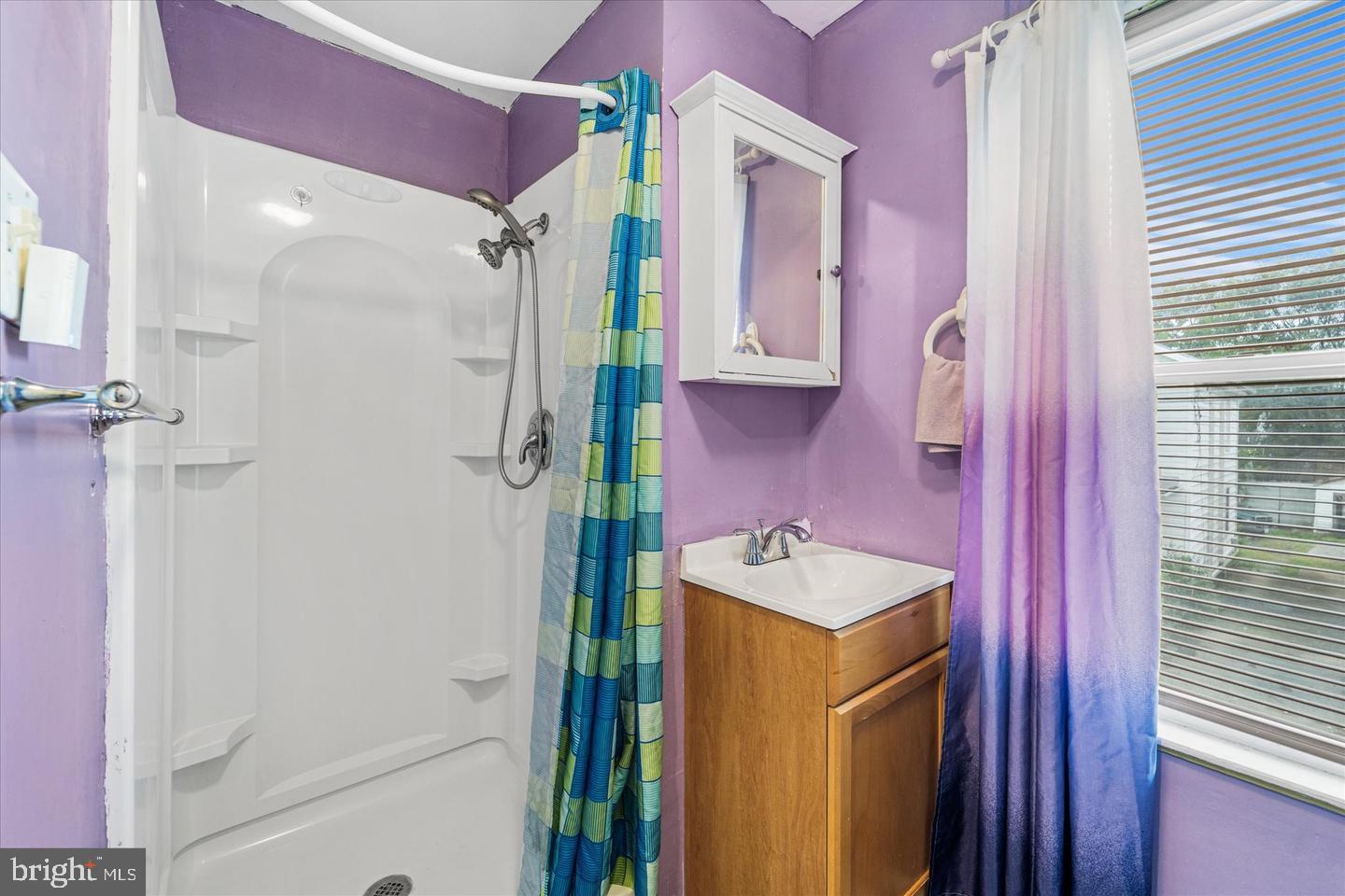 376 CHARLES ST, WINCHESTER, Virginia 22601, 3 Bedrooms Bedrooms, ,1 BathroomBathrooms,Residential,For sale,376 CHARLES ST,VAWI2008924 MLS # VAWI2008924
