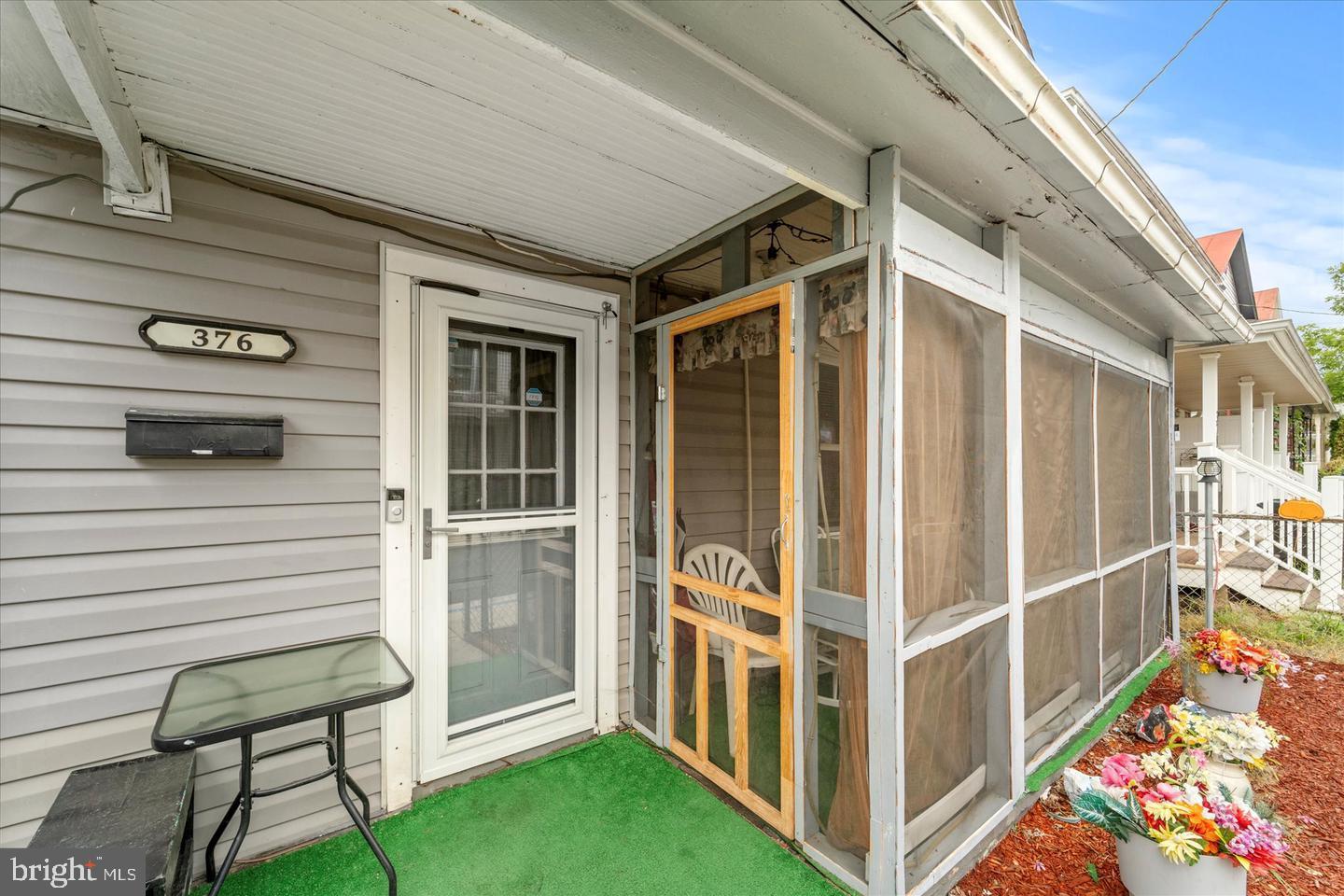 376 CHARLES ST, WINCHESTER, Virginia 22601, 3 Bedrooms Bedrooms, ,1 BathroomBathrooms,Residential,For sale,376 CHARLES ST,VAWI2008924 MLS # VAWI2008924