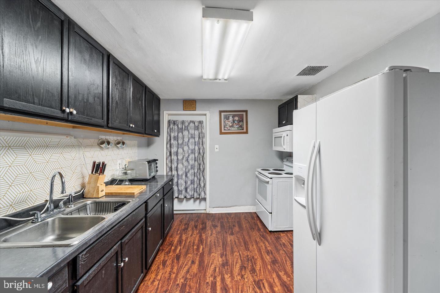 376 CHARLES ST, WINCHESTER, Virginia 22601, 3 Bedrooms Bedrooms, ,1 BathroomBathrooms,Residential,For sale,376 CHARLES ST,VAWI2008924 MLS # VAWI2008924