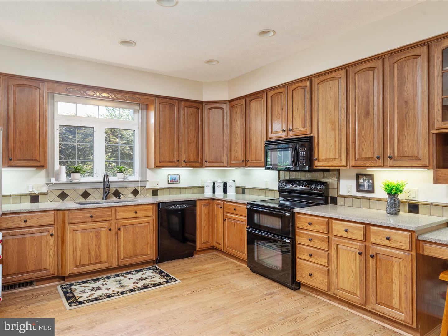 256 CLIFFSIDE DR, EDINBURG, Virginia 22824, 5 Bedrooms Bedrooms, 11 Rooms Rooms,5 BathroomsBathrooms,Residential,For sale,256 CLIFFSIDE DR,VASH2012292 MLS # VASH2012292