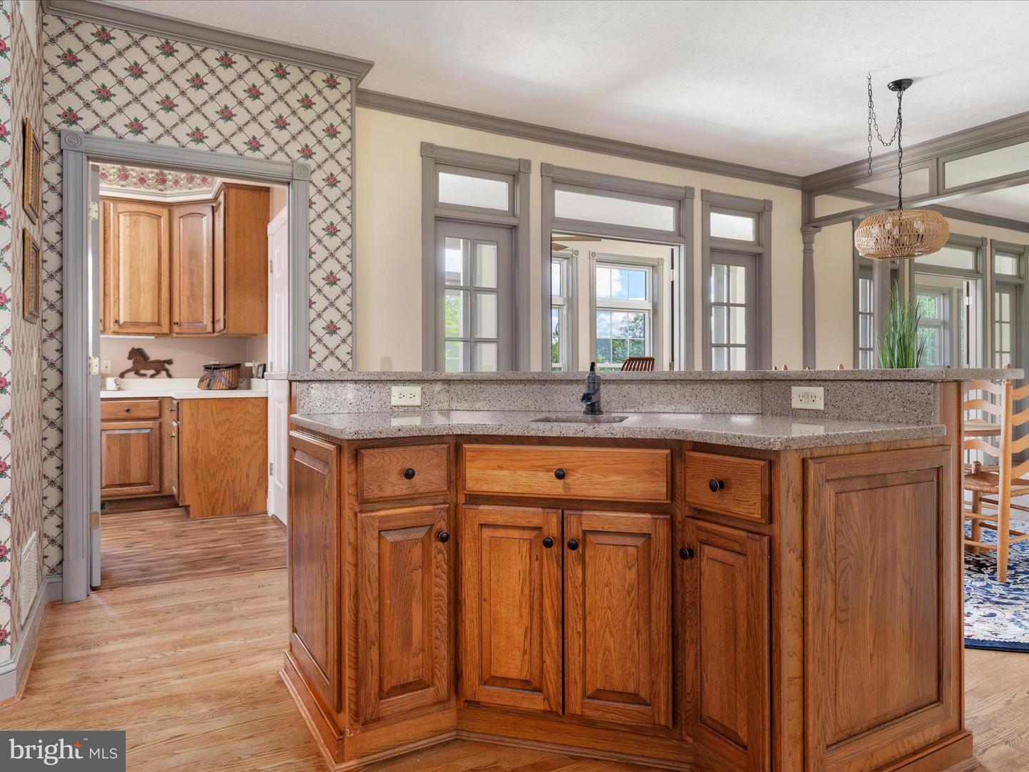 256 CLIFFSIDE DR, EDINBURG, Virginia 22824, 5 Bedrooms Bedrooms, 11 Rooms Rooms,5 BathroomsBathrooms,Residential,For sale,256 CLIFFSIDE DR,VASH2012292 MLS # VASH2012292