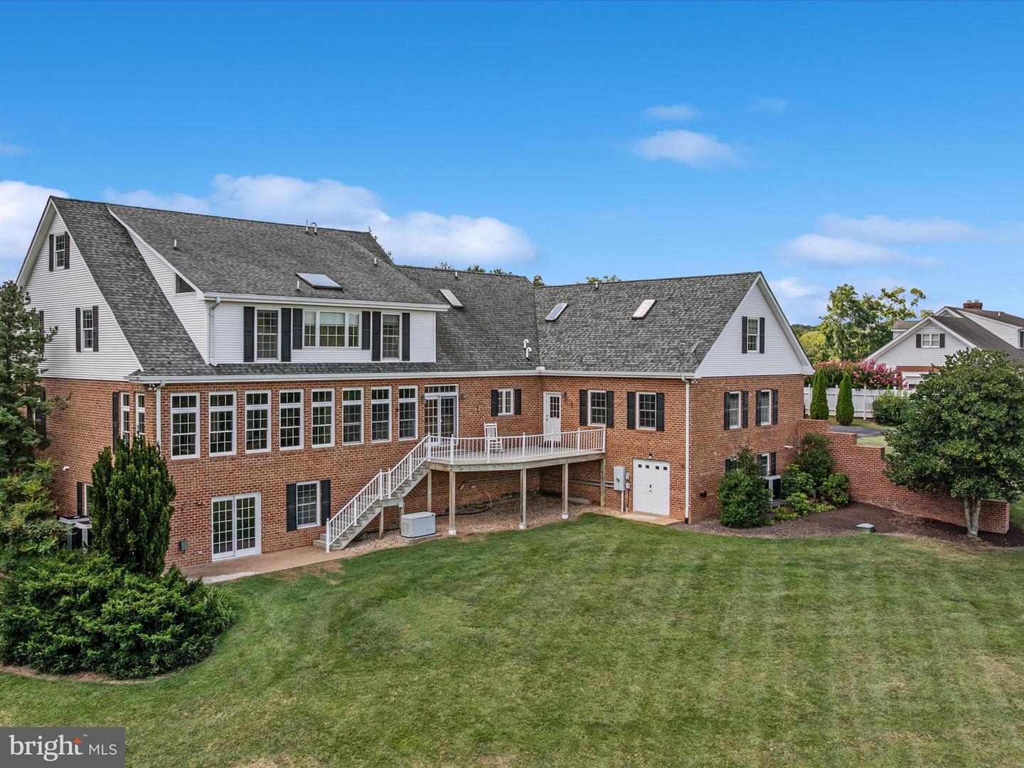 256 CLIFFSIDE DR, EDINBURG, Virginia 22824, 5 Bedrooms Bedrooms, 11 Rooms Rooms,5 BathroomsBathrooms,Residential,For sale,256 CLIFFSIDE DR,VASH2012292 MLS # VASH2012292