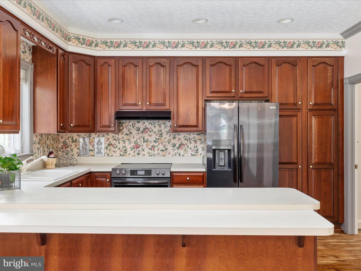 256 CLIFFSIDE DR, EDINBURG, Virginia 22824, 5 Bedrooms Bedrooms, 11 Rooms Rooms,5 BathroomsBathrooms,Residential,For sale,256 CLIFFSIDE DR,VASH2012292 MLS # VASH2012292
