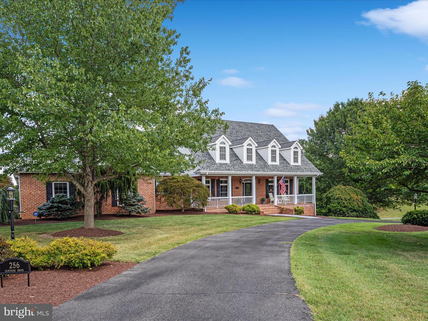 256 CLIFFSIDE DR, EDINBURG, Virginia 22824, 5 Bedrooms Bedrooms, 11 Rooms Rooms,5 BathroomsBathrooms,Residential,For sale,256 CLIFFSIDE DR,VASH2012292 MLS # VASH2012292