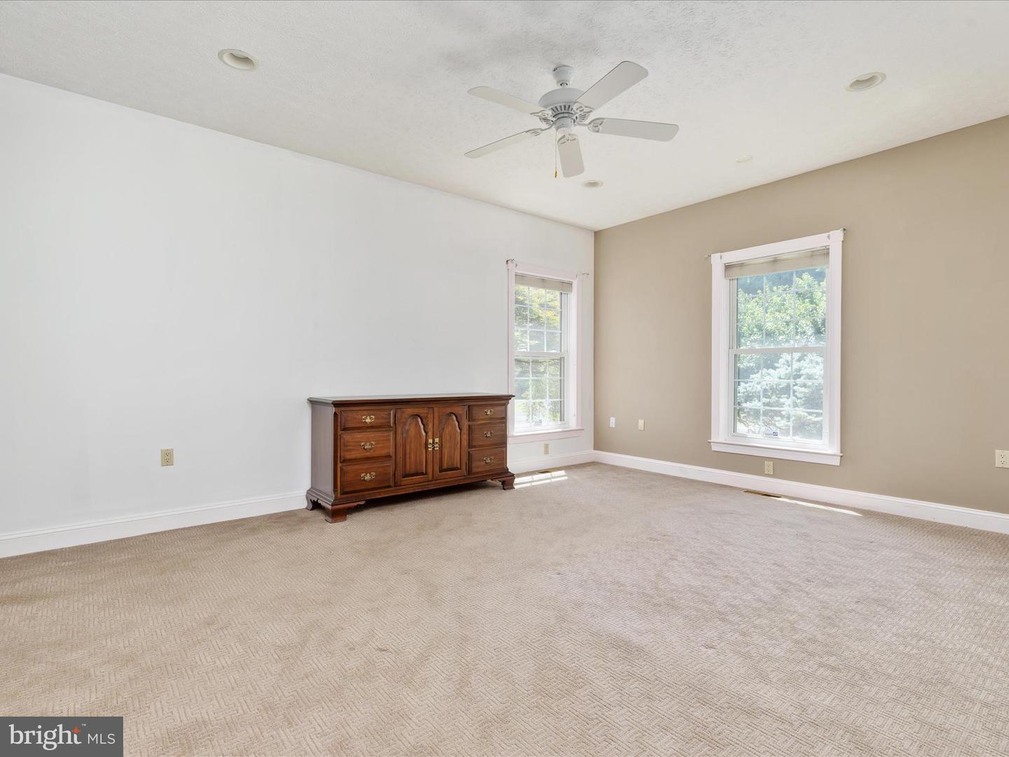 256 CLIFFSIDE DR, EDINBURG, Virginia 22824, 5 Bedrooms Bedrooms, 11 Rooms Rooms,5 BathroomsBathrooms,Residential,For sale,256 CLIFFSIDE DR,VASH2012292 MLS # VASH2012292