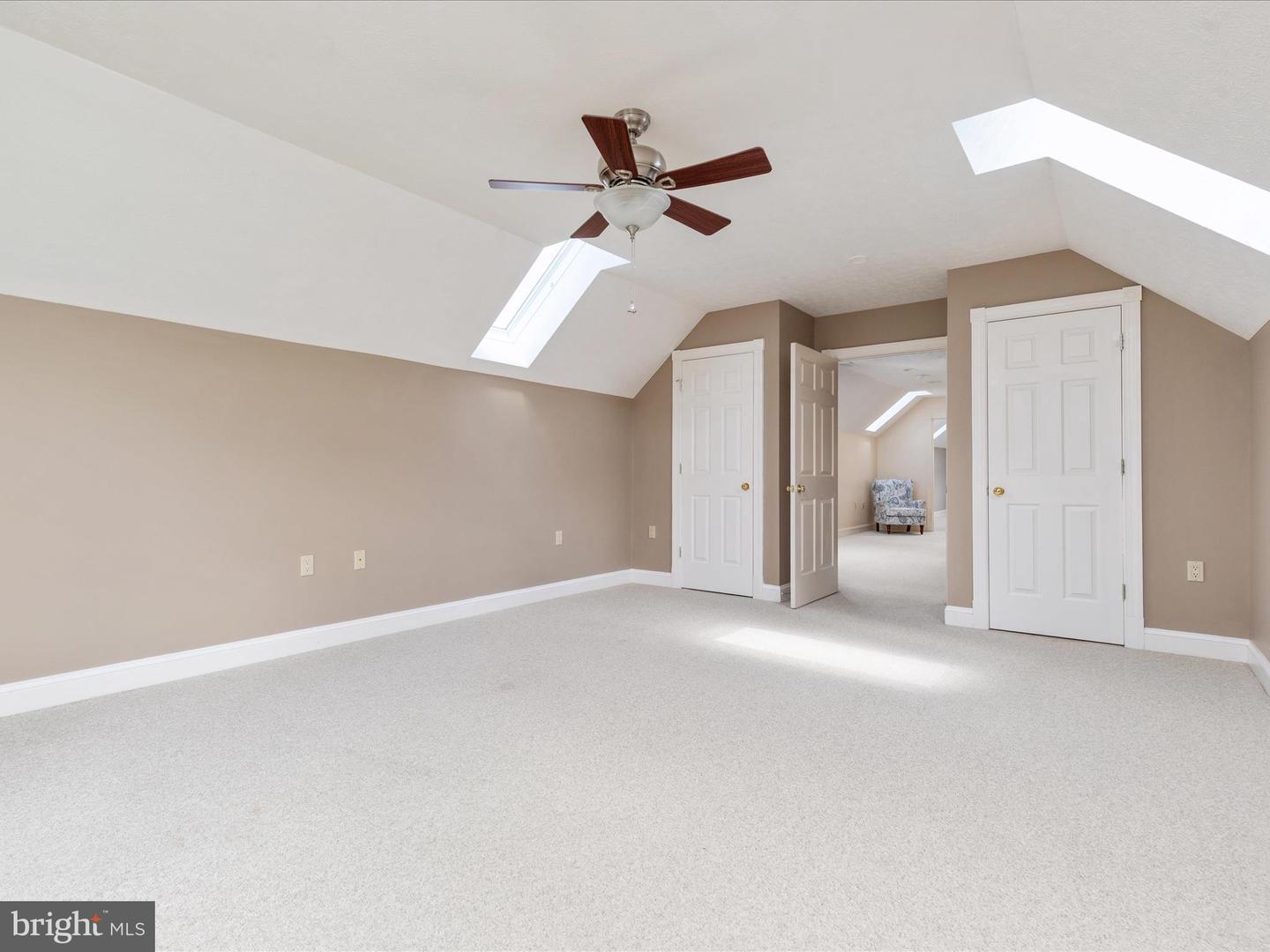 256 CLIFFSIDE DR, EDINBURG, Virginia 22824, 5 Bedrooms Bedrooms, 11 Rooms Rooms,5 BathroomsBathrooms,Residential,For sale,256 CLIFFSIDE DR,VASH2012292 MLS # VASH2012292