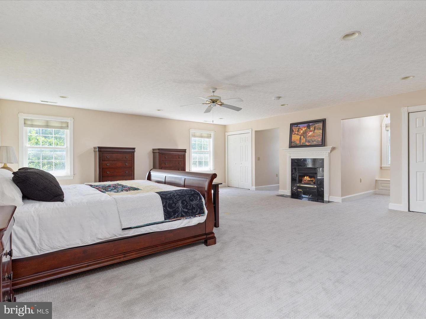 256 CLIFFSIDE DR, EDINBURG, Virginia 22824, 5 Bedrooms Bedrooms, 11 Rooms Rooms,5 BathroomsBathrooms,Residential,For sale,256 CLIFFSIDE DR,VASH2012292 MLS # VASH2012292