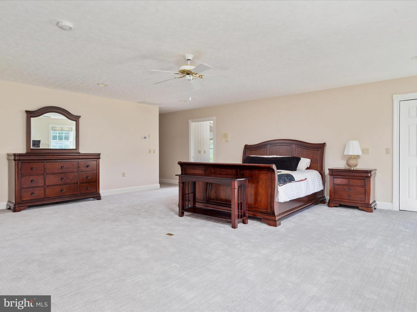 256 CLIFFSIDE DR, EDINBURG, Virginia 22824, 5 Bedrooms Bedrooms, 11 Rooms Rooms,5 BathroomsBathrooms,Residential,For sale,256 CLIFFSIDE DR,VASH2012292 MLS # VASH2012292