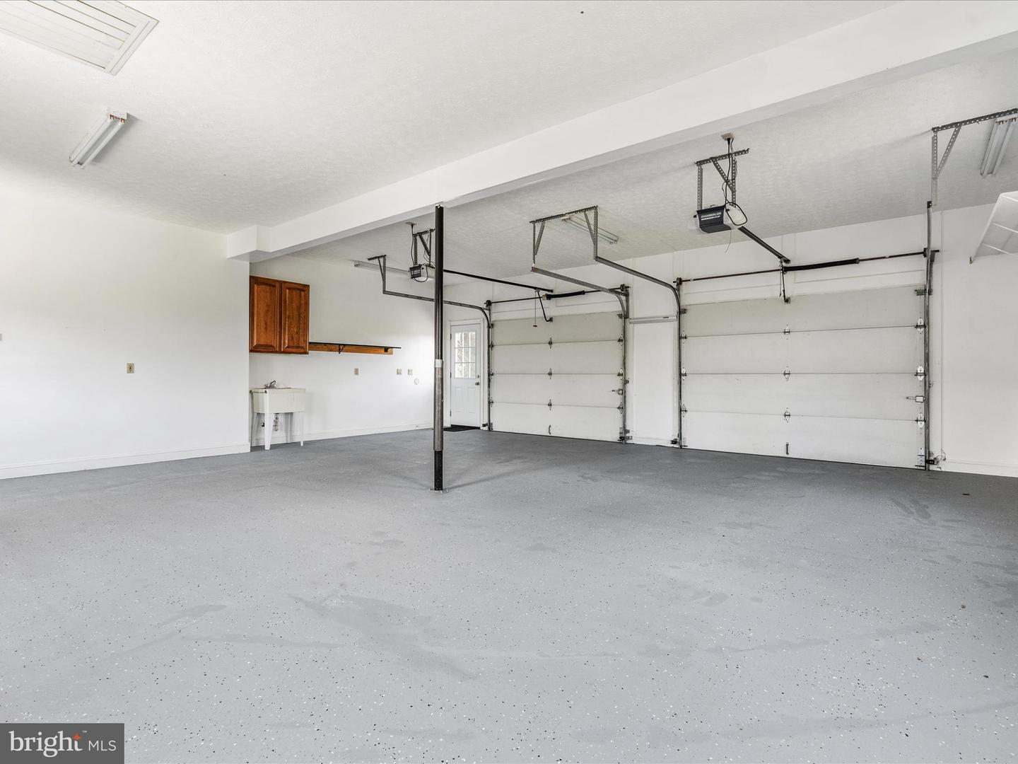 256 CLIFFSIDE DR, EDINBURG, Virginia 22824, 5 Bedrooms Bedrooms, 11 Rooms Rooms,5 BathroomsBathrooms,Residential,For sale,256 CLIFFSIDE DR,VASH2012292 MLS # VASH2012292