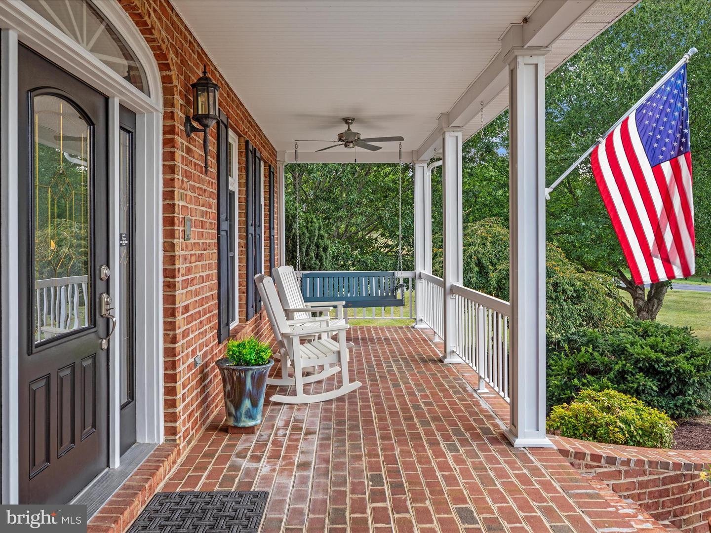 256 CLIFFSIDE DR, EDINBURG, Virginia 22824, 5 Bedrooms Bedrooms, 11 Rooms Rooms,5 BathroomsBathrooms,Residential,For sale,256 CLIFFSIDE DR,VASH2012292 MLS # VASH2012292