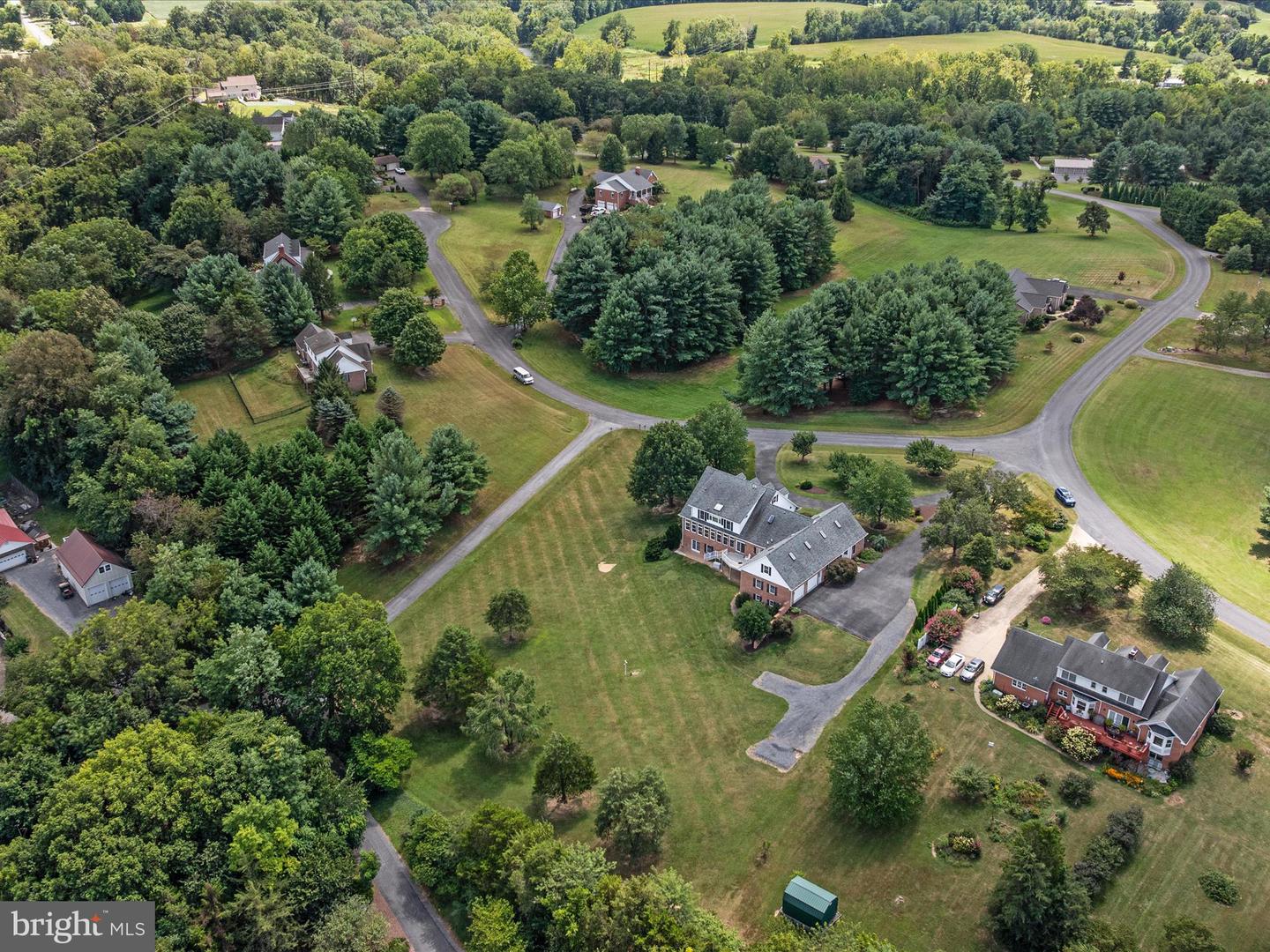 256 CLIFFSIDE DR, EDINBURG, Virginia 22824, 5 Bedrooms Bedrooms, 11 Rooms Rooms,5 BathroomsBathrooms,Residential,For sale,256 CLIFFSIDE DR,VASH2012292 MLS # VASH2012292